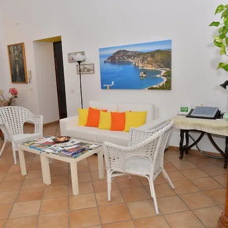 Casa Lungomare B&B 살레르노